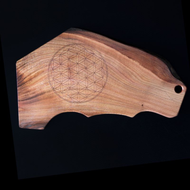 planchette-energetique-artisanale-en-bois-massif