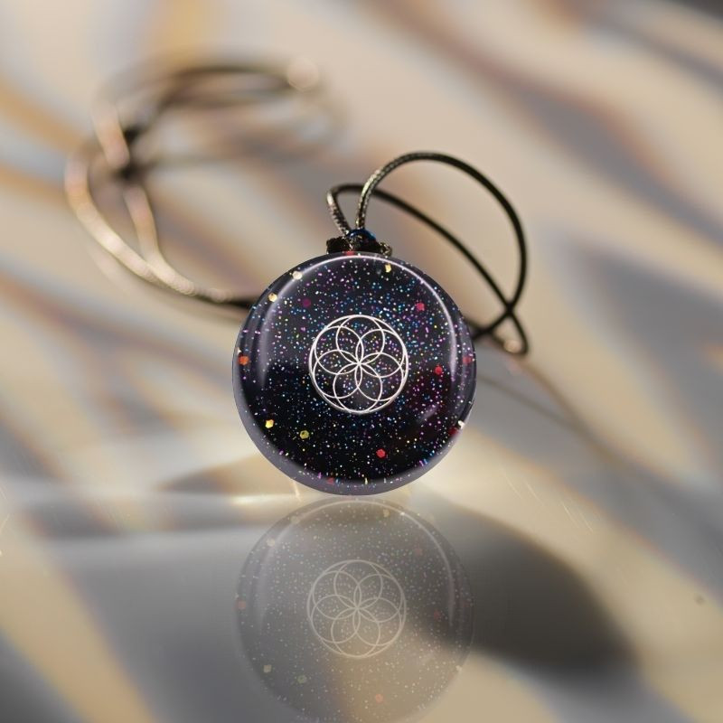 pendentif-generateur-dorgone-ocean-cosmique-graine-vie