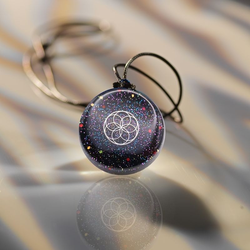 pendentif-generateur-dorgone-ocean-cosmique-graine-vie