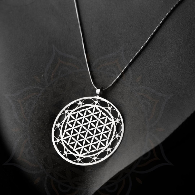 pendentif fleur de vie double contour porté