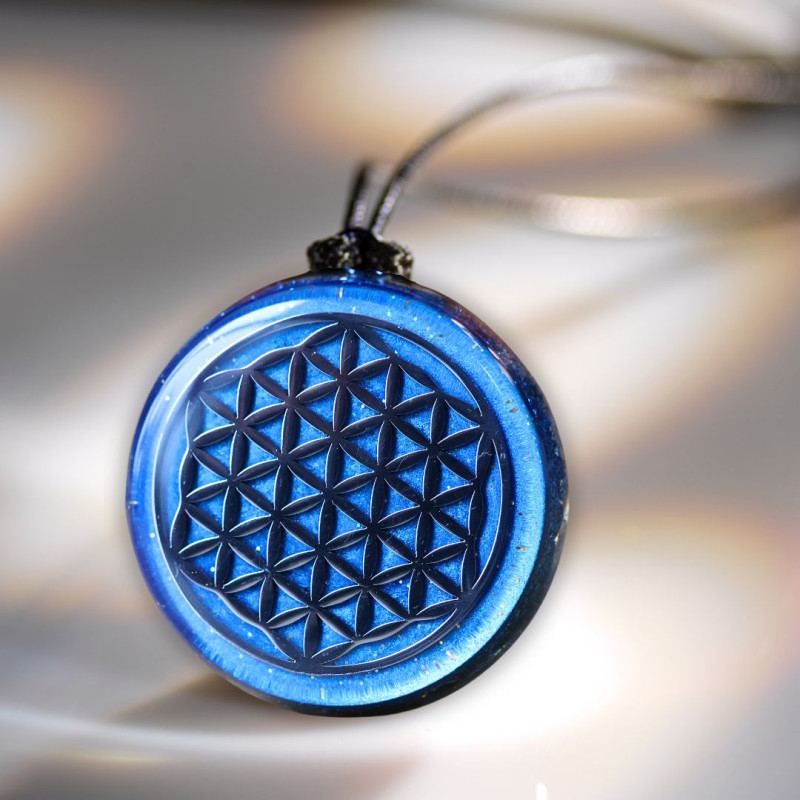 Pendentif orgonite Protection et ancrage avec Fleur de Vie métallique
