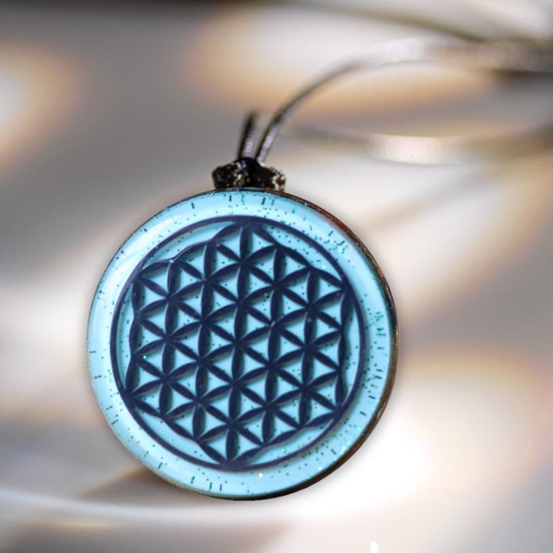 Pendentif orgonite enfant et personne sensible avec Fleur de Vie métallique