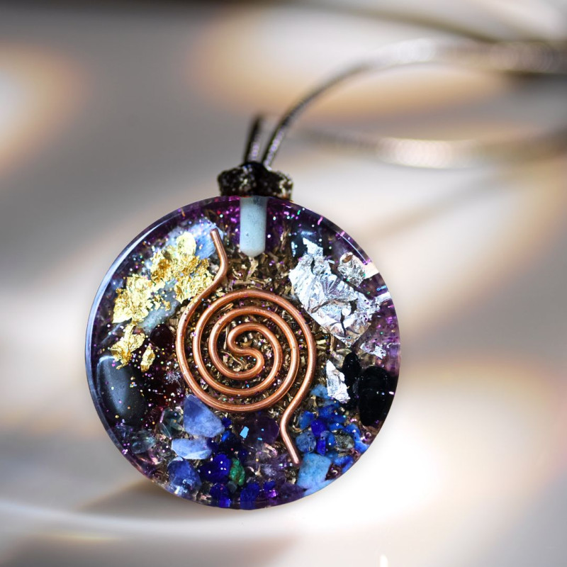 Dos pendentif générateur d’Orgone spirale cuivre et cristaux Univers Fleur de Vie