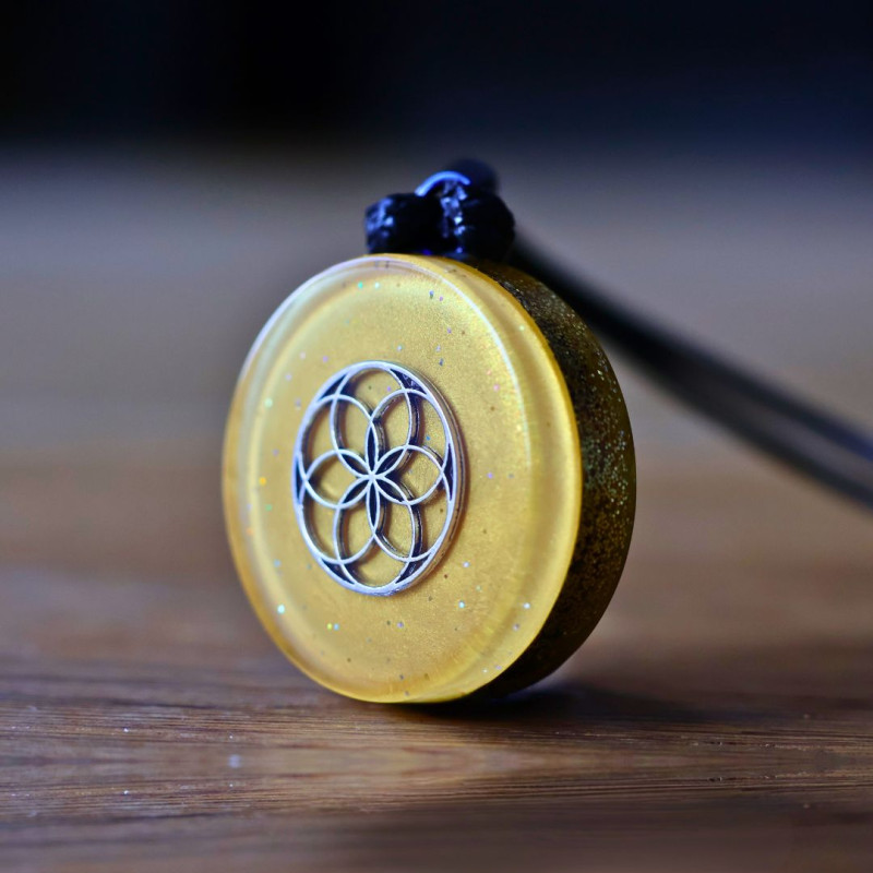 Mini pendentif Orgonite Premium spécial avec Graine de Vie métallique