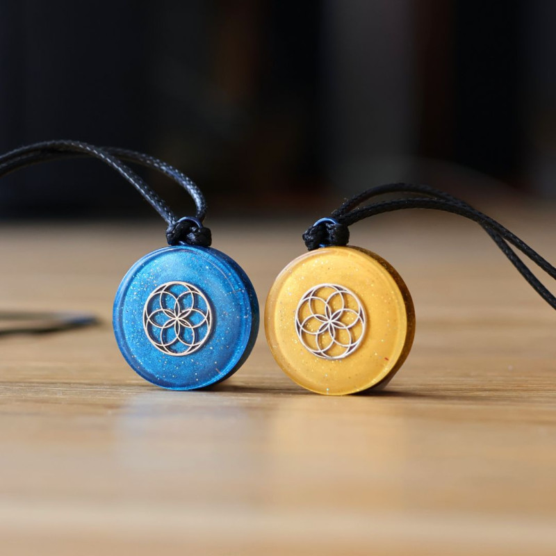 Mini pendentif Orgonite Premium spécial avec Graine de Vie métallique