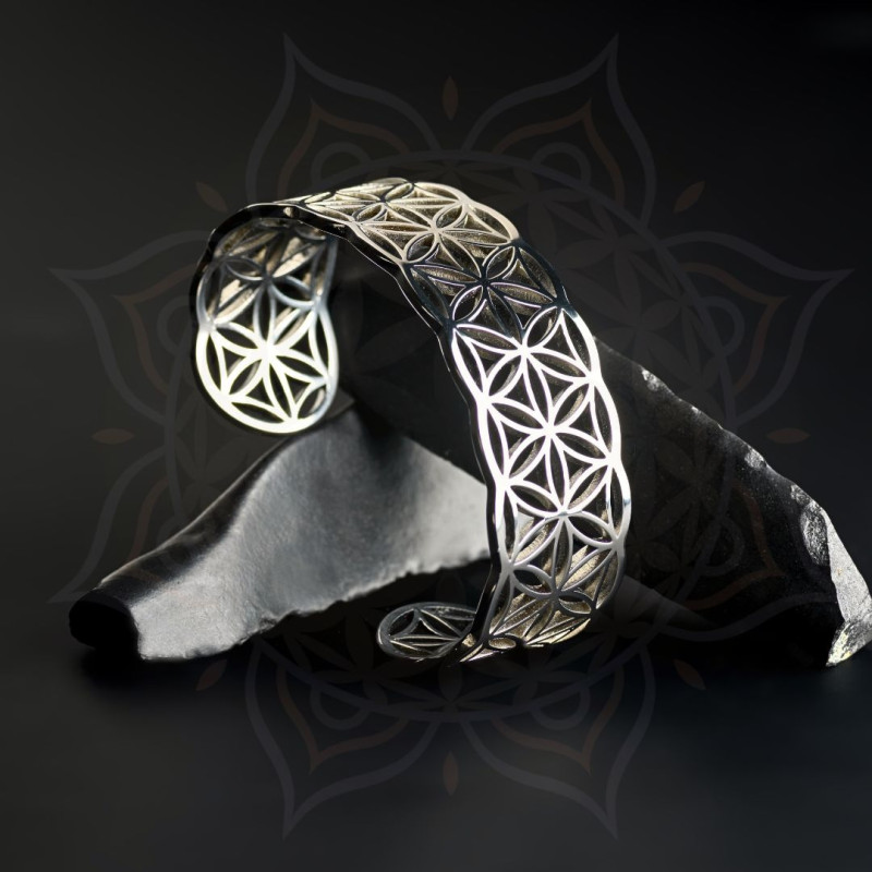Bracelet Fleur de Vie fin ouvert en acier inoxydable – vue de profil et volume