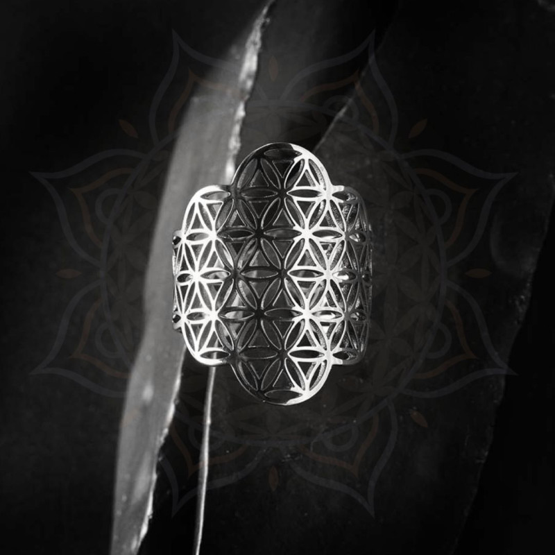 Bague Fleur de Vie – symbole de géométrie sacrée et d’harmonie intérieure