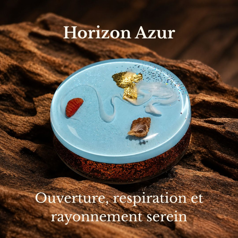 Pendentif orgonite Portail II Rayonnement en harmonie Horizon Azur avec corail coquillage et reflets dorés
