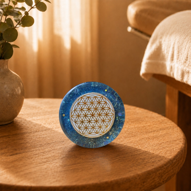 Orgonite de résonance pour thérapeute avec Fleur de Vie dorée et cristaux