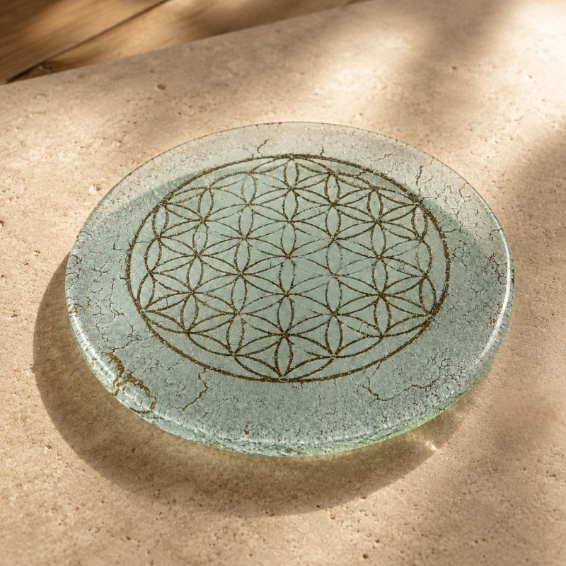 Petit plateau rond Fleur de Vie en verre artisanal avec reflets de lumière