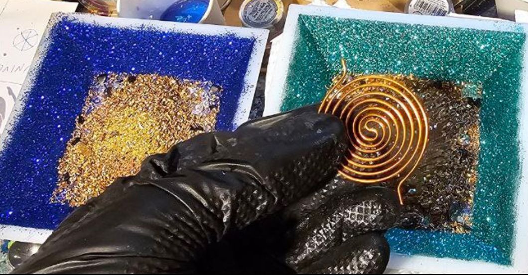 fabricatin-pyramide-univers-fleur-de-vie